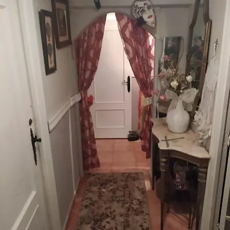 Carmen Apartment *